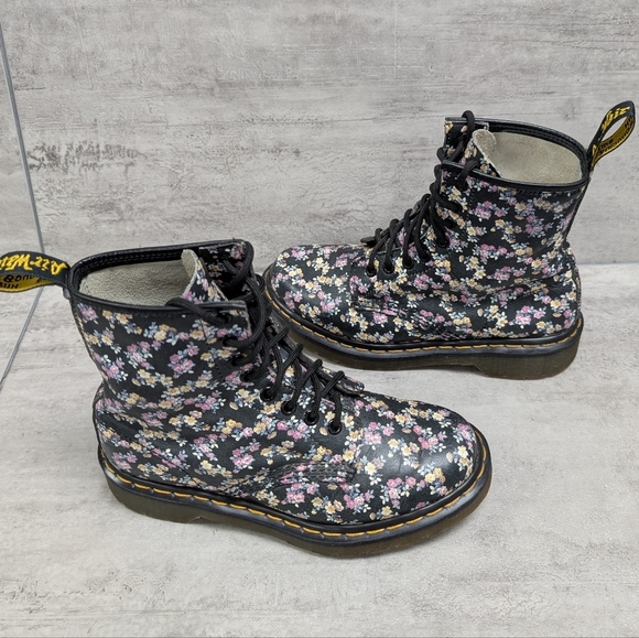 Dr. Martens 1460 Tydee Ditsy Floral Combat Boots Women's Size 6 - Picture 2 of 12